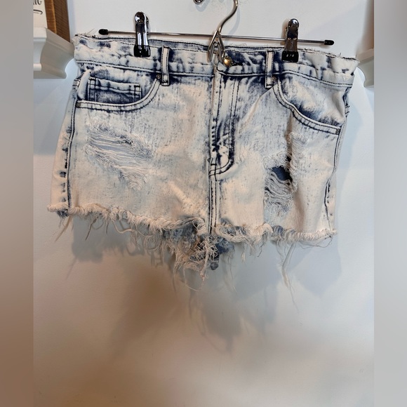 Forever 21 Pants - Forever 21 distressed denim shorts